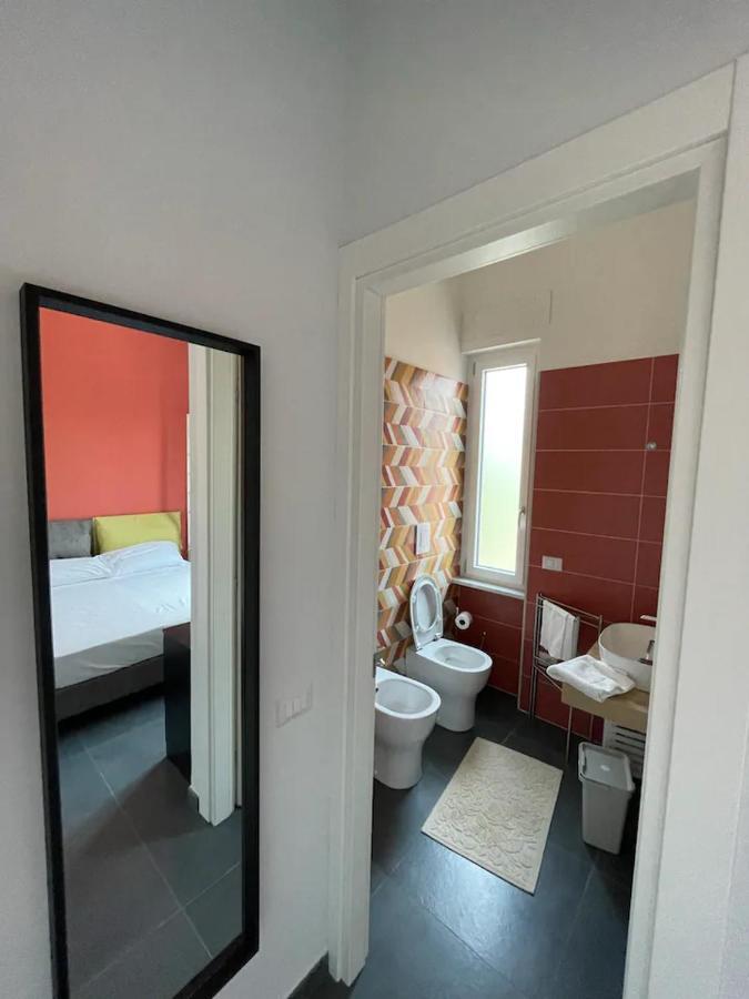 B&B Un Passo Dal Treno Piazza Vittorio Veneto 36-Salerno Station Exterior photo